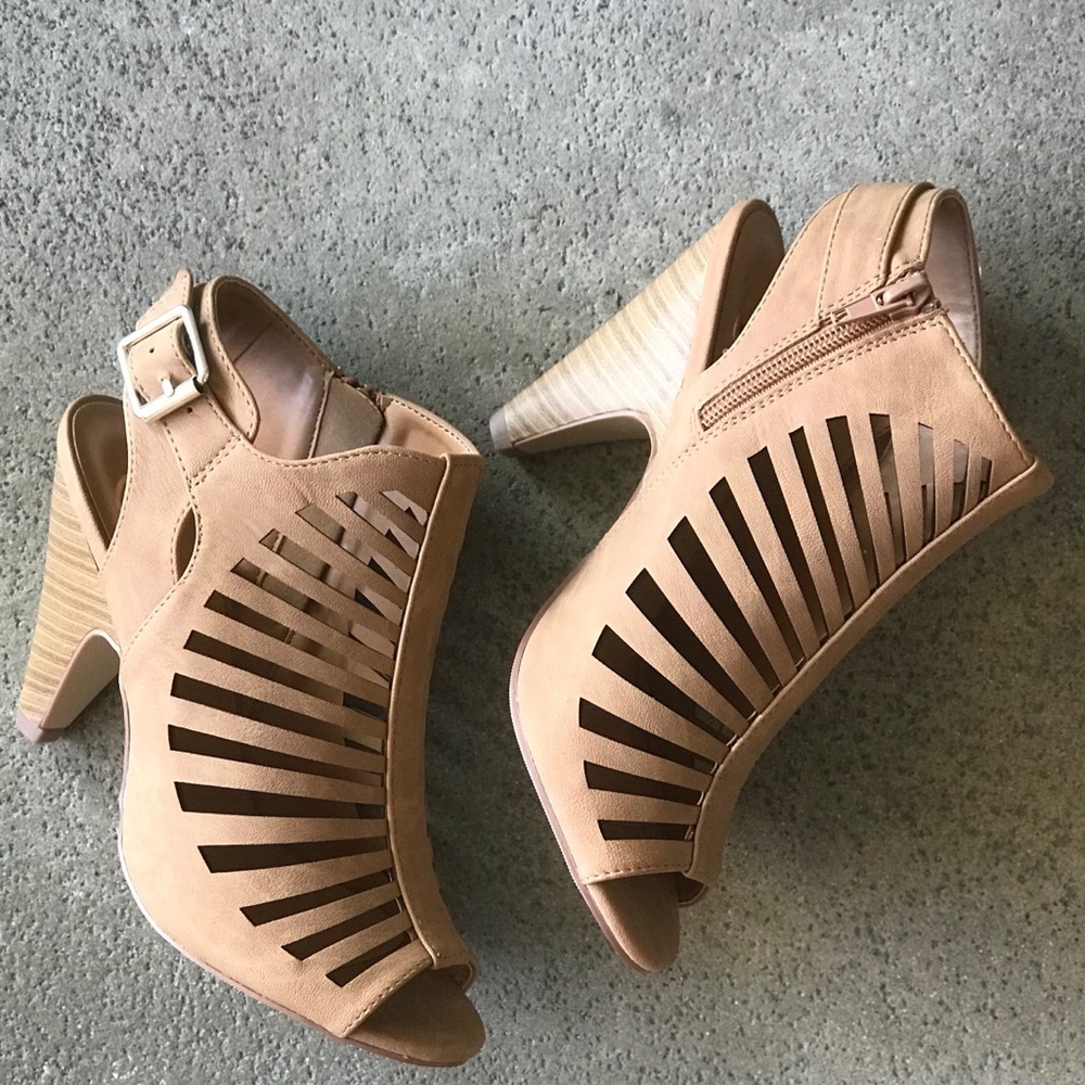 Delicious Tan Caged Strappy Peep Toe Stacked Heel - Picture 3 of 8